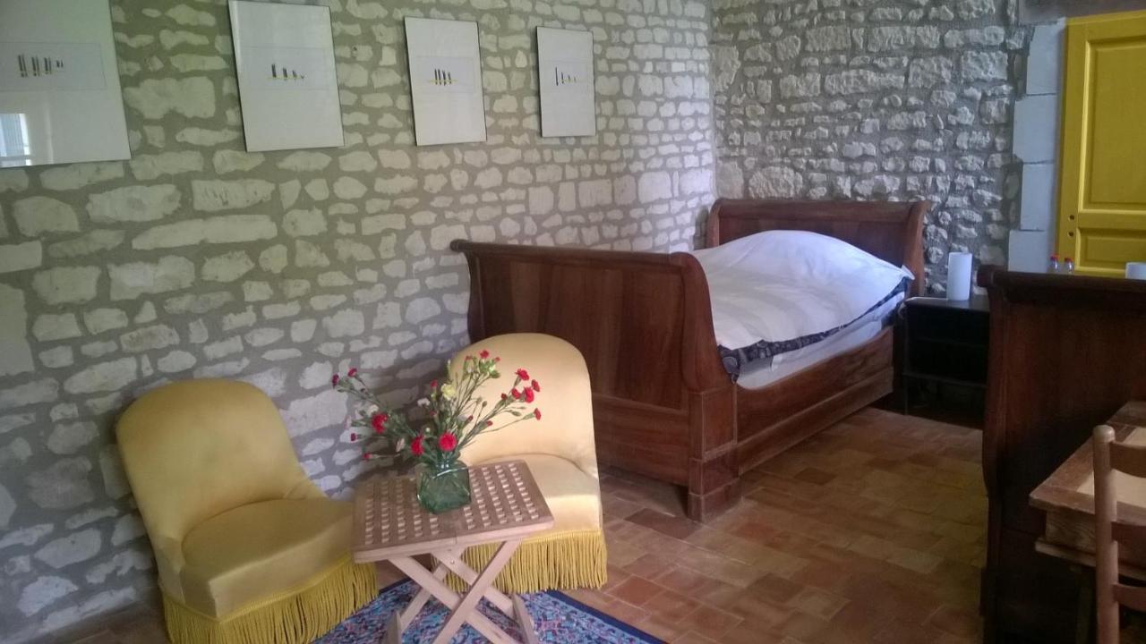 Gite Du Manoir Des Roches Saires エクステリア 写真