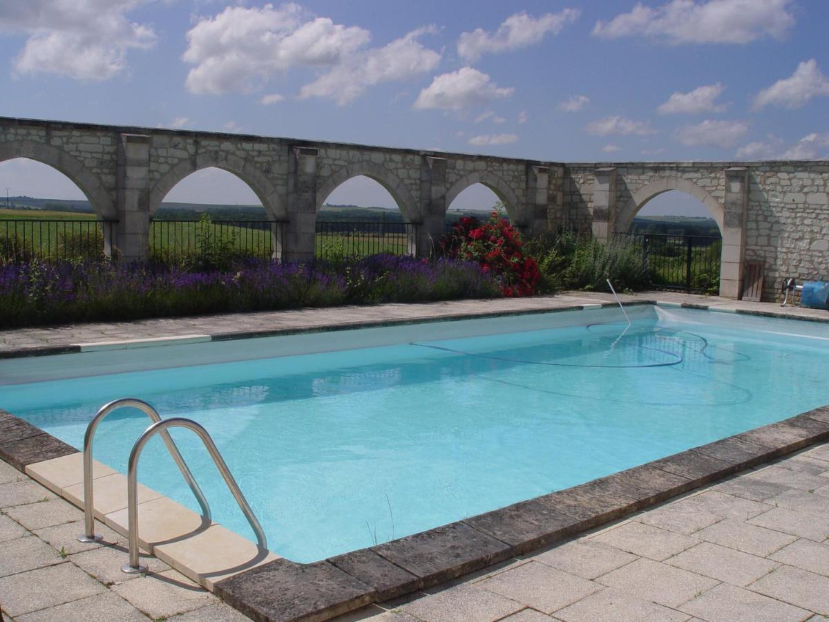 Gite Du Manoir Des Roches Saires エクステリア 写真
