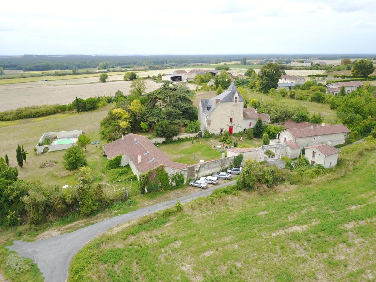 Gite Du Manoir Des Roches Saires エクステリア 写真